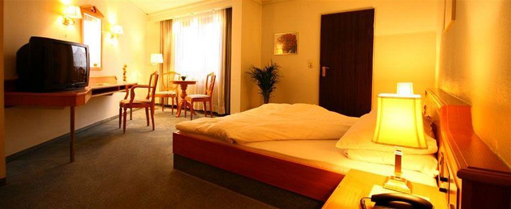 Hotel Pelikan Schwäbisch Gmünd Kültér fotó